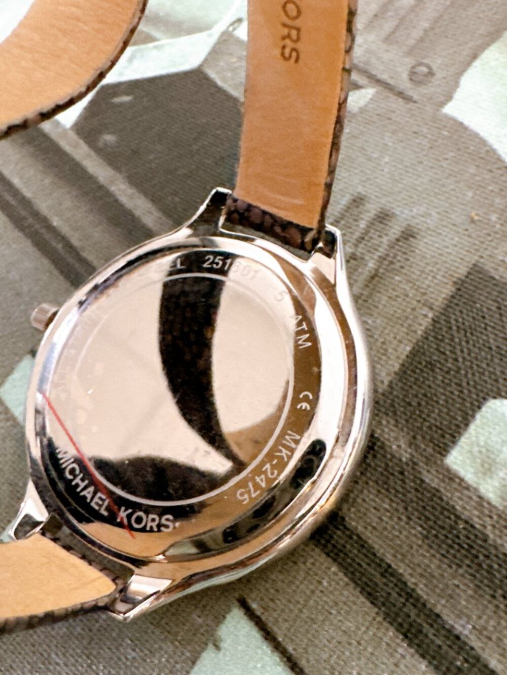 Michael Kors MK2475 Slim Runway Silver-Tone and Leather Wrap Watch - Picture 6 of 6
